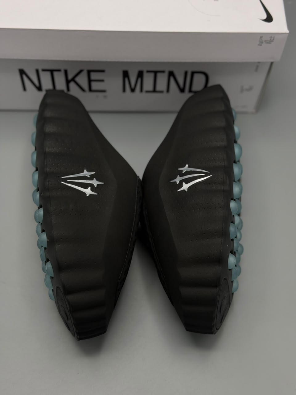 Nike Mind 001