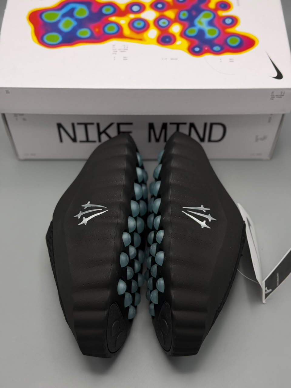 Nike Mind 001