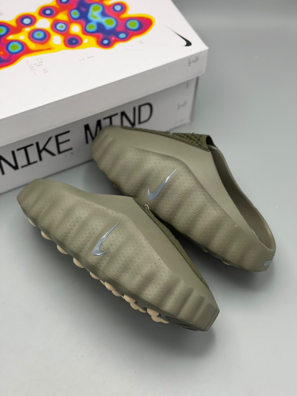 Nike Mind 001