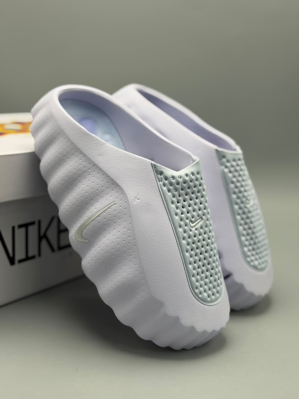 Nike Mind 001