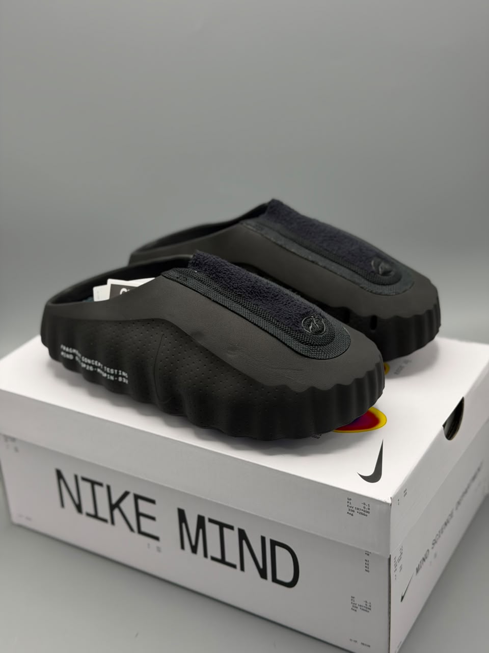 Nike Mind 001
