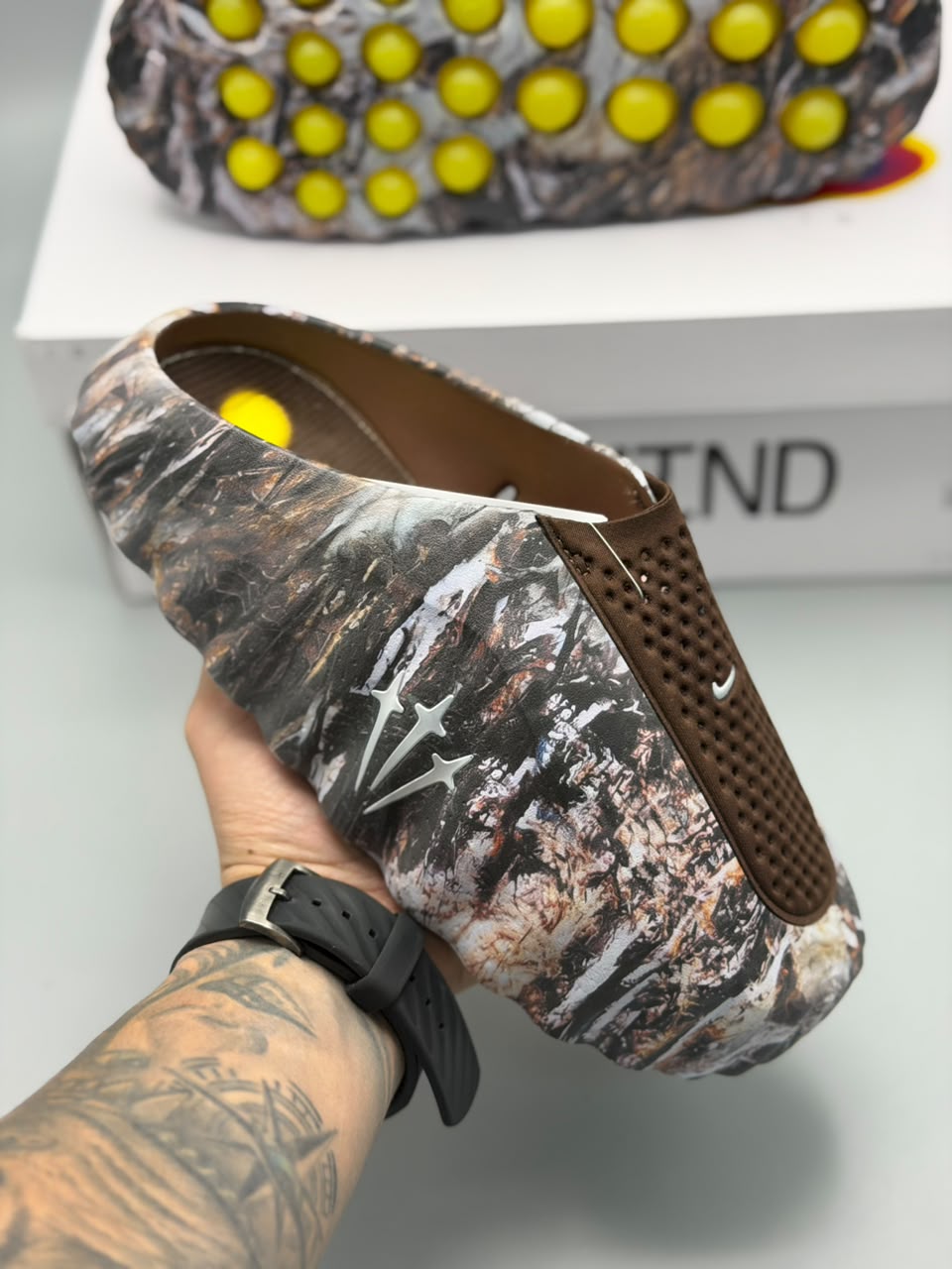 Nike Mind 001