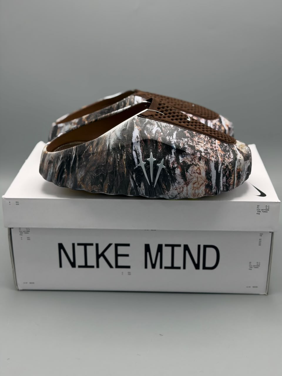 Nike Mind 001