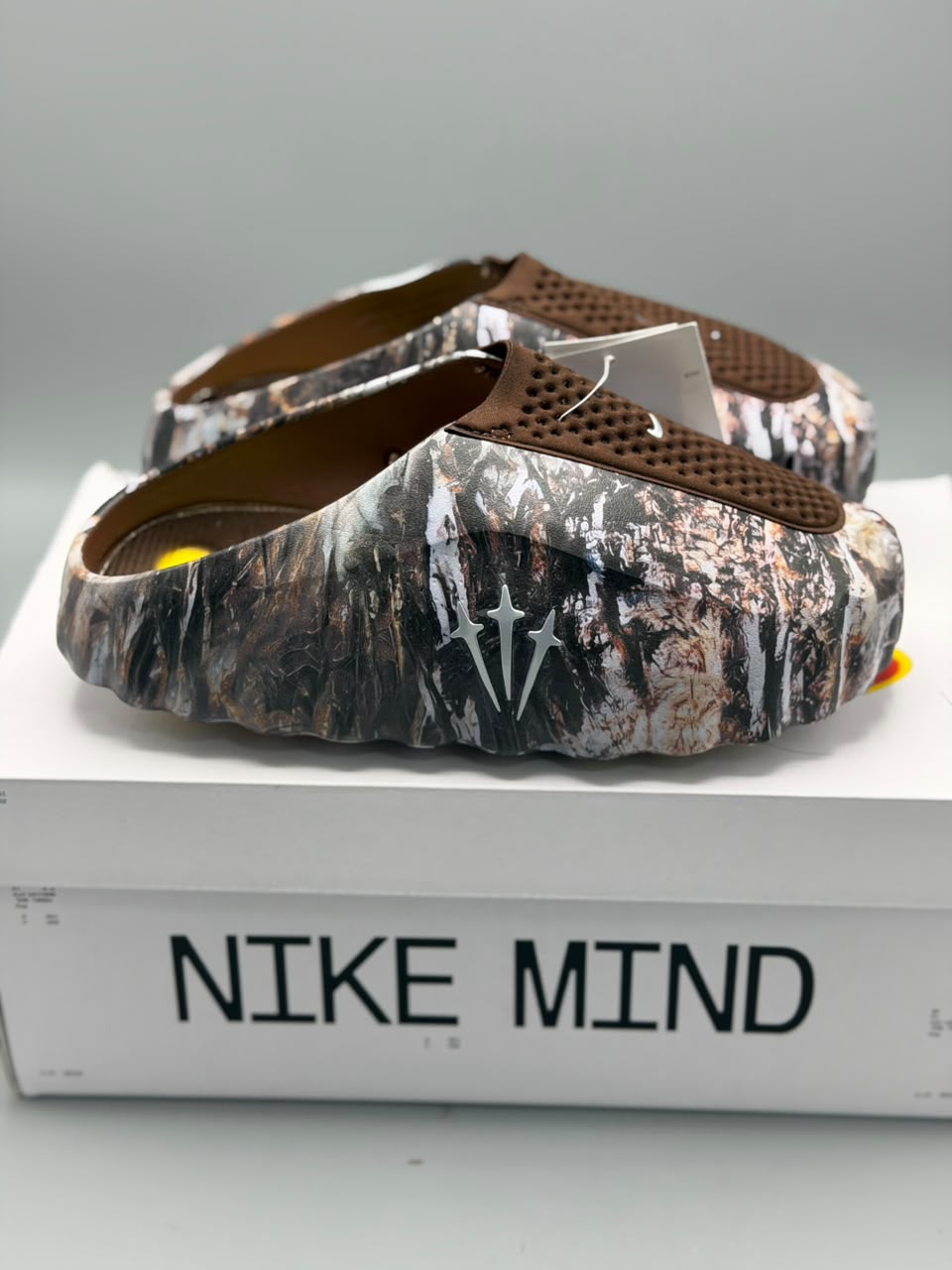 Nike Mind 001