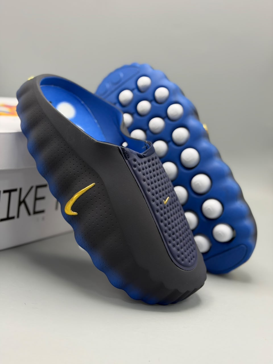 Nike Mind 001