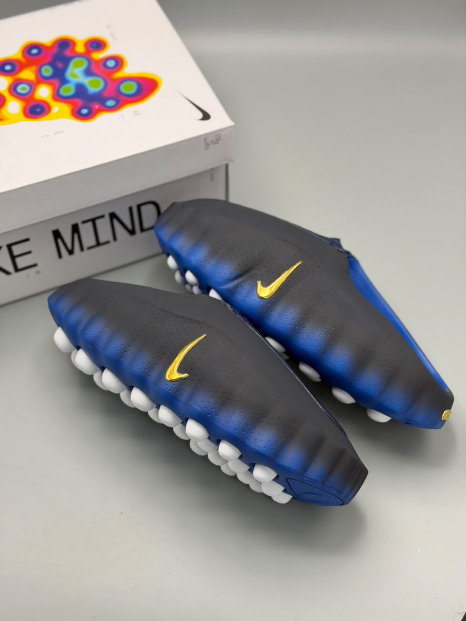 Nike Mind 001