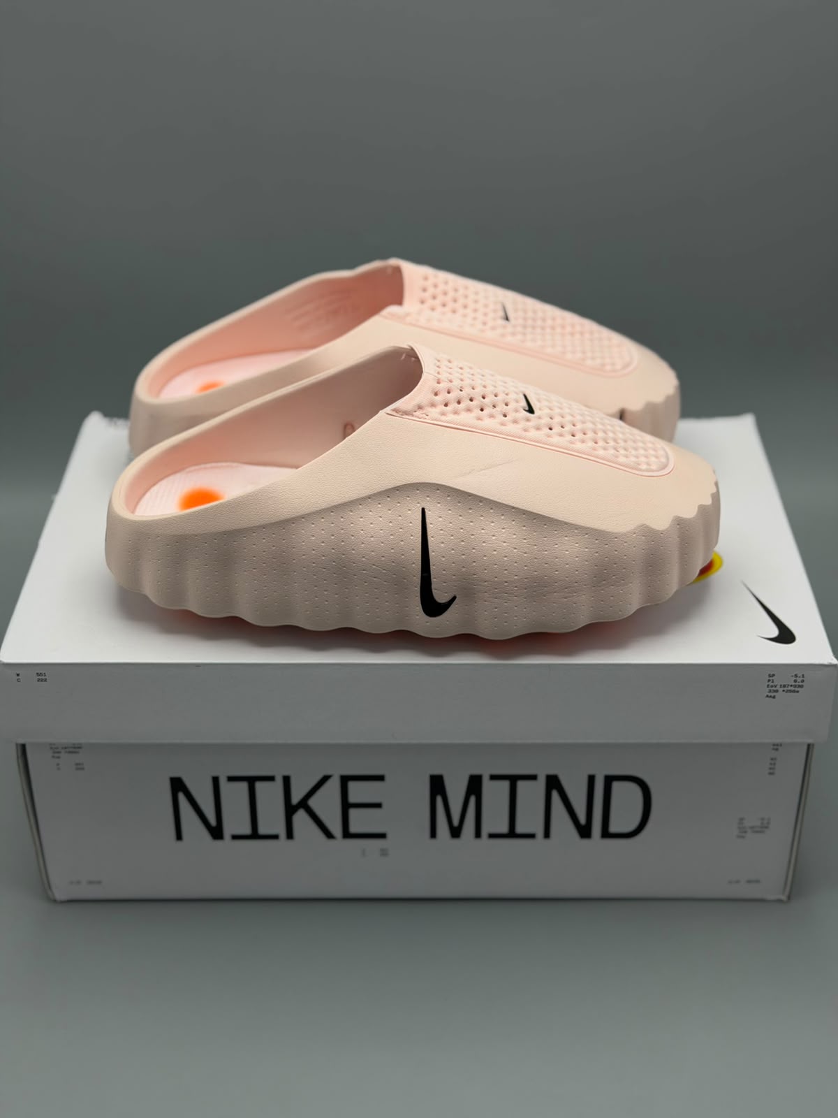 Nike Mind 001