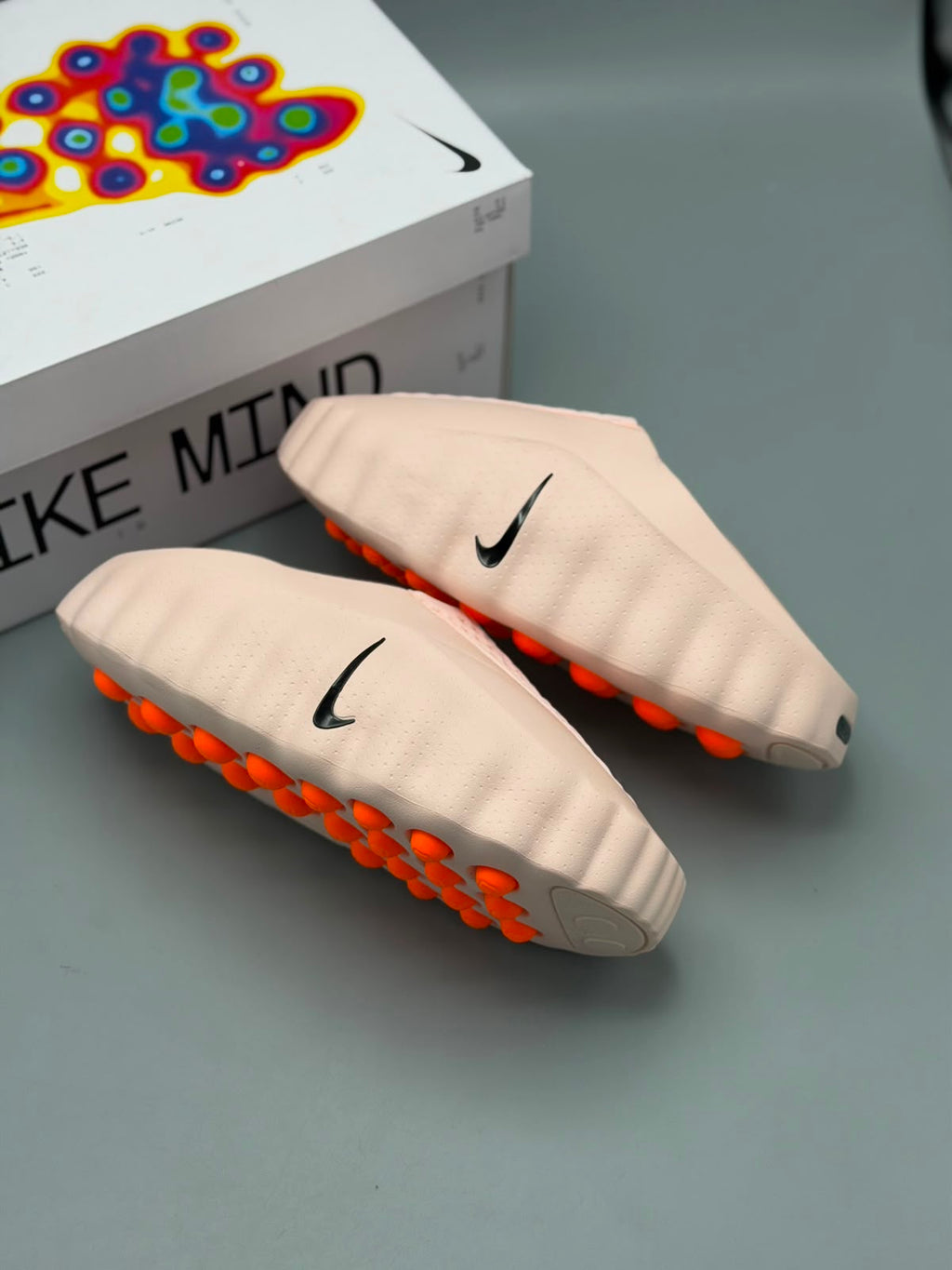 Nike Mind 001