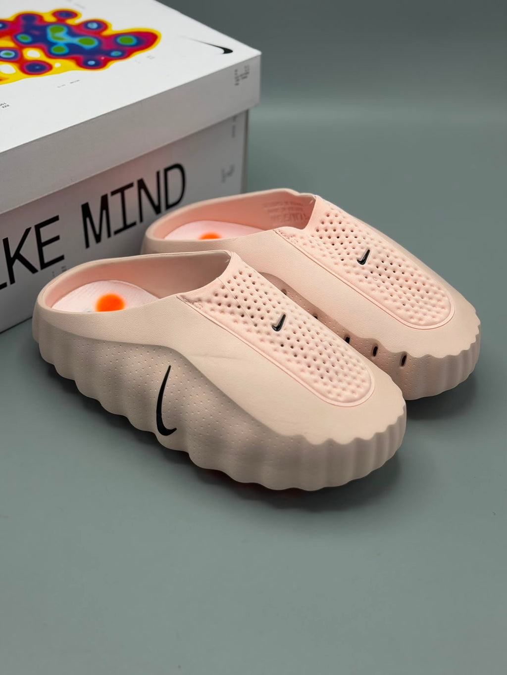 Nike Mind 001