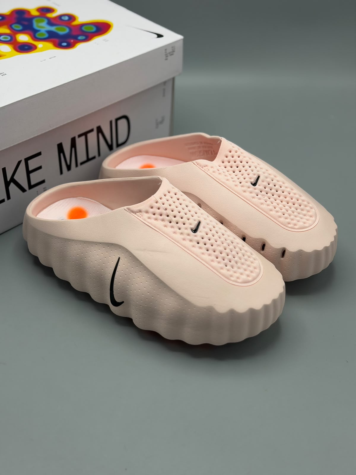 Nike Mind 001