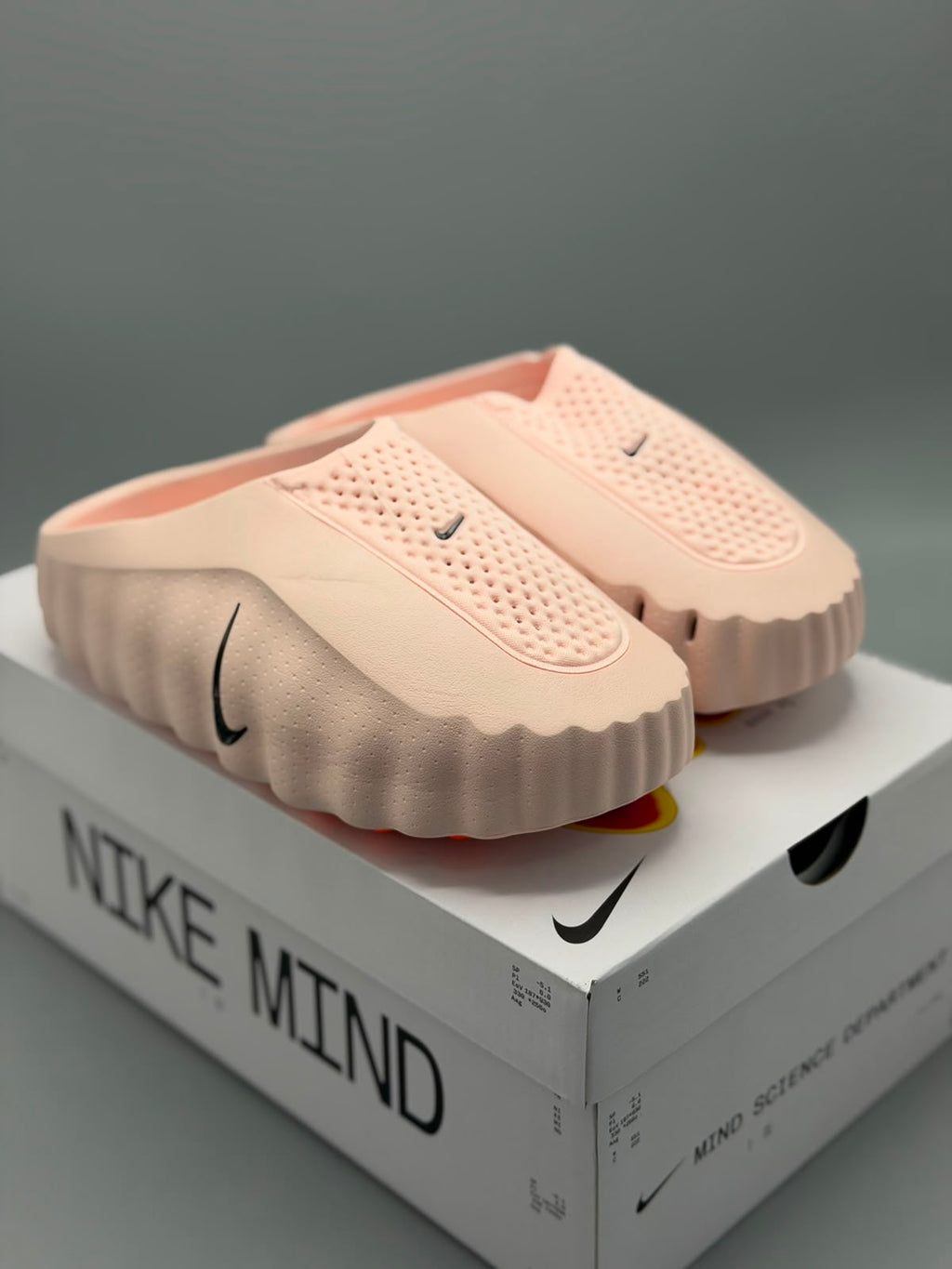 Nike Mind 001