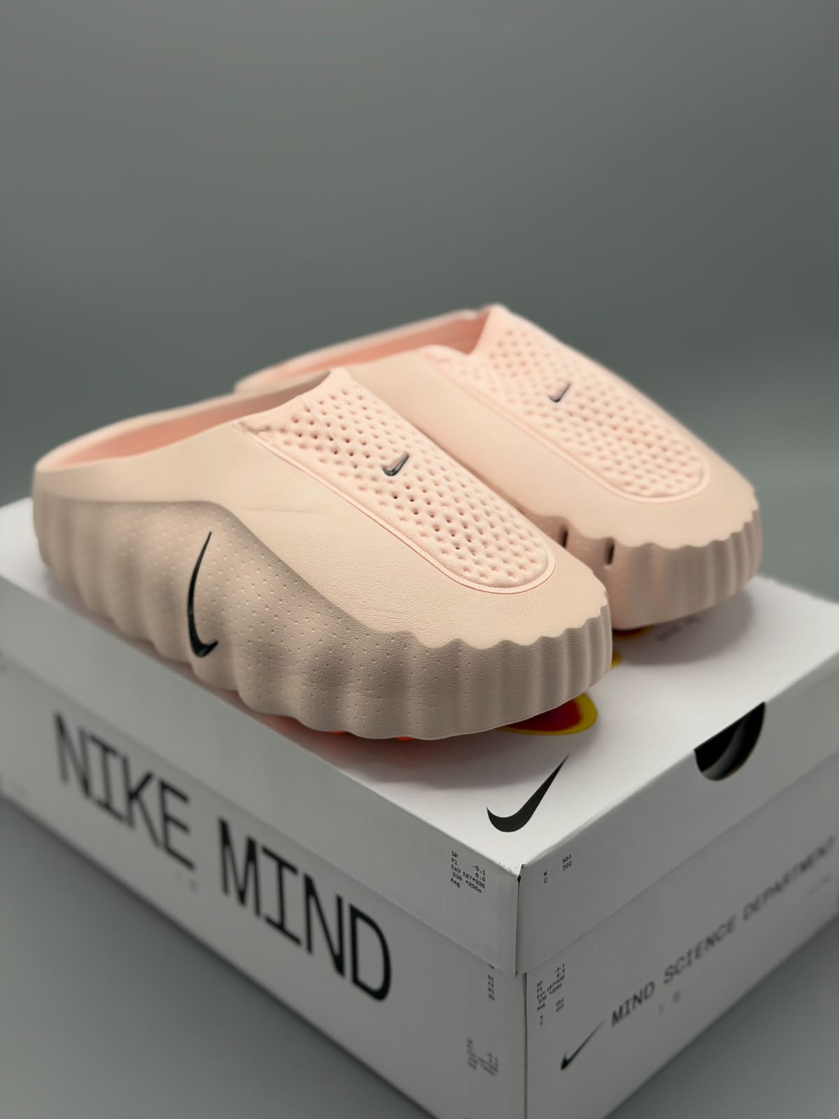Nike Mind 001