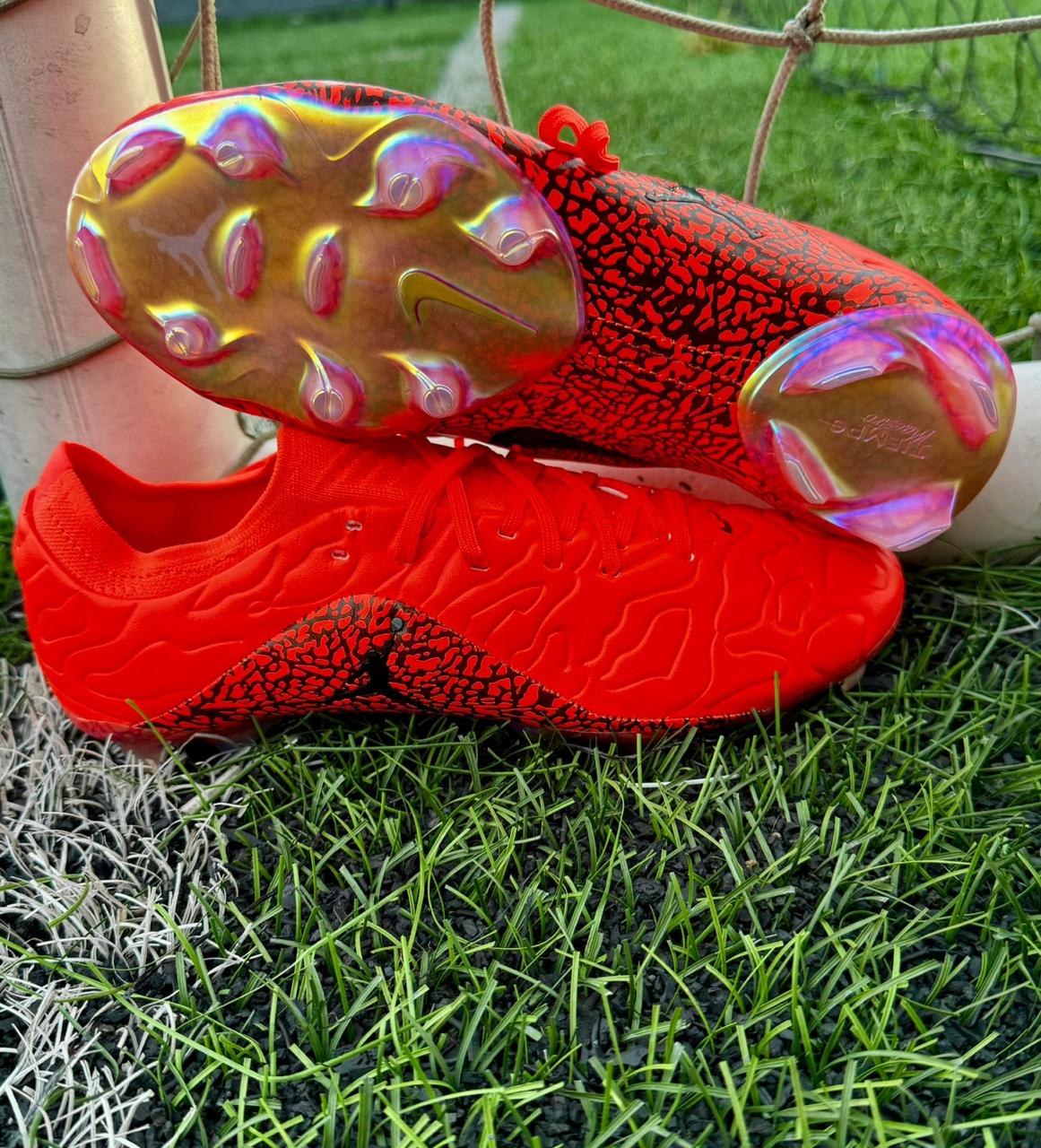 Nike Hypervenom "Red Black"