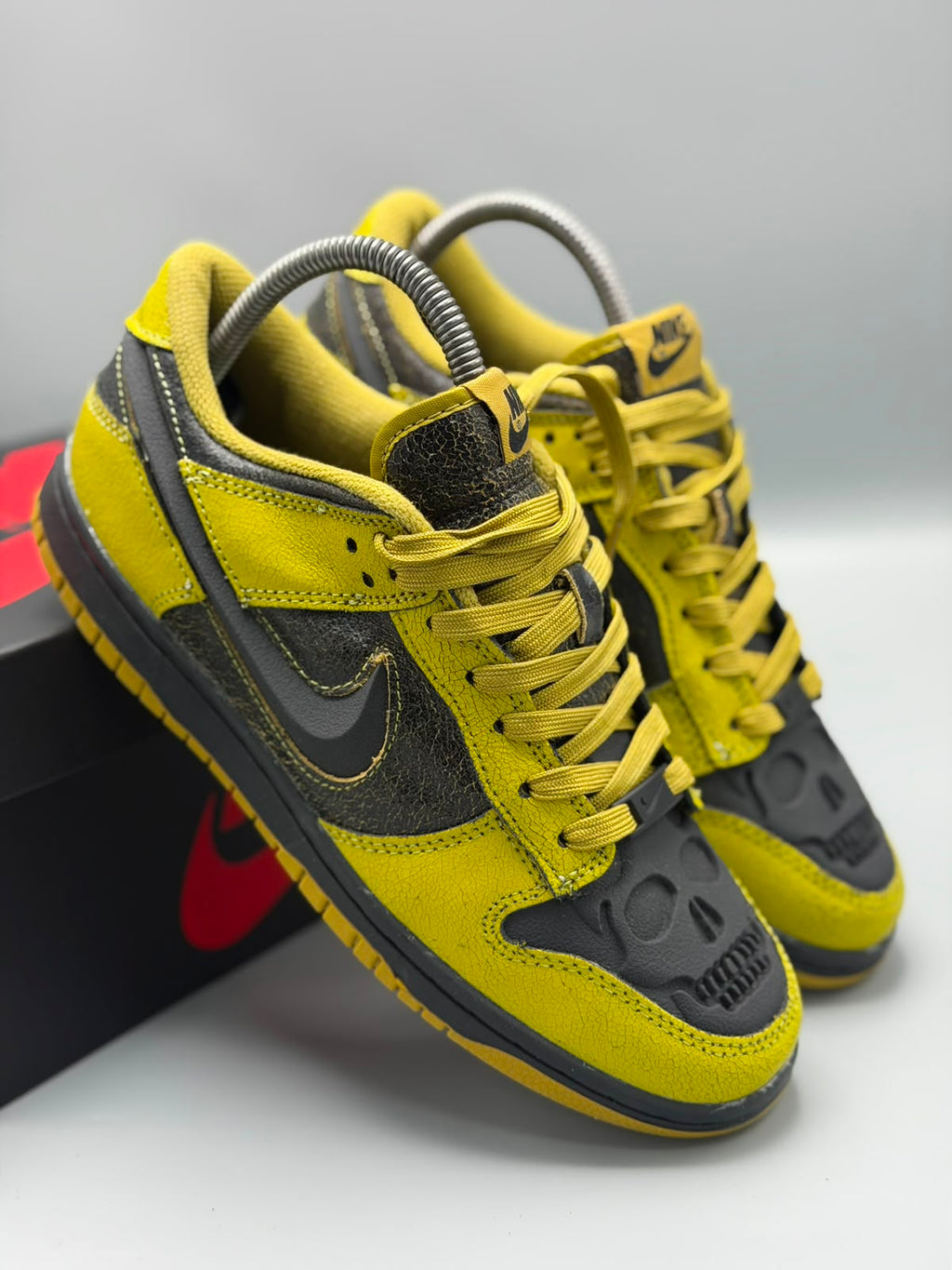Nike Dunk Low – Amarillo / Negro