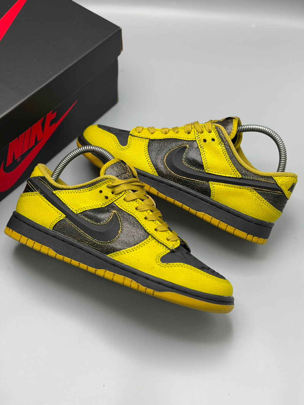 Nike Dunk Low – Amarillo / Negro