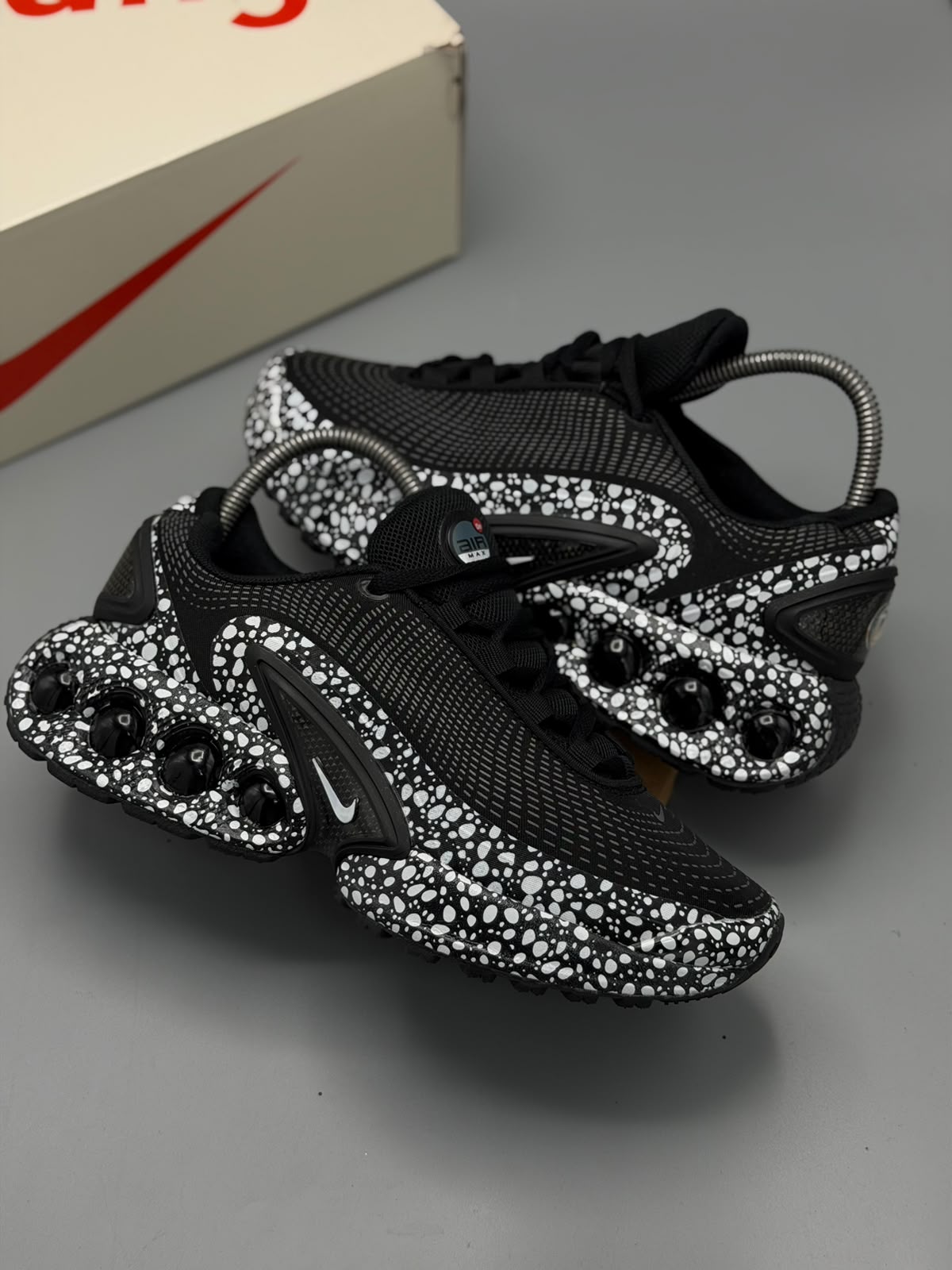 Nike Air Max Dn – Negro / Blanco