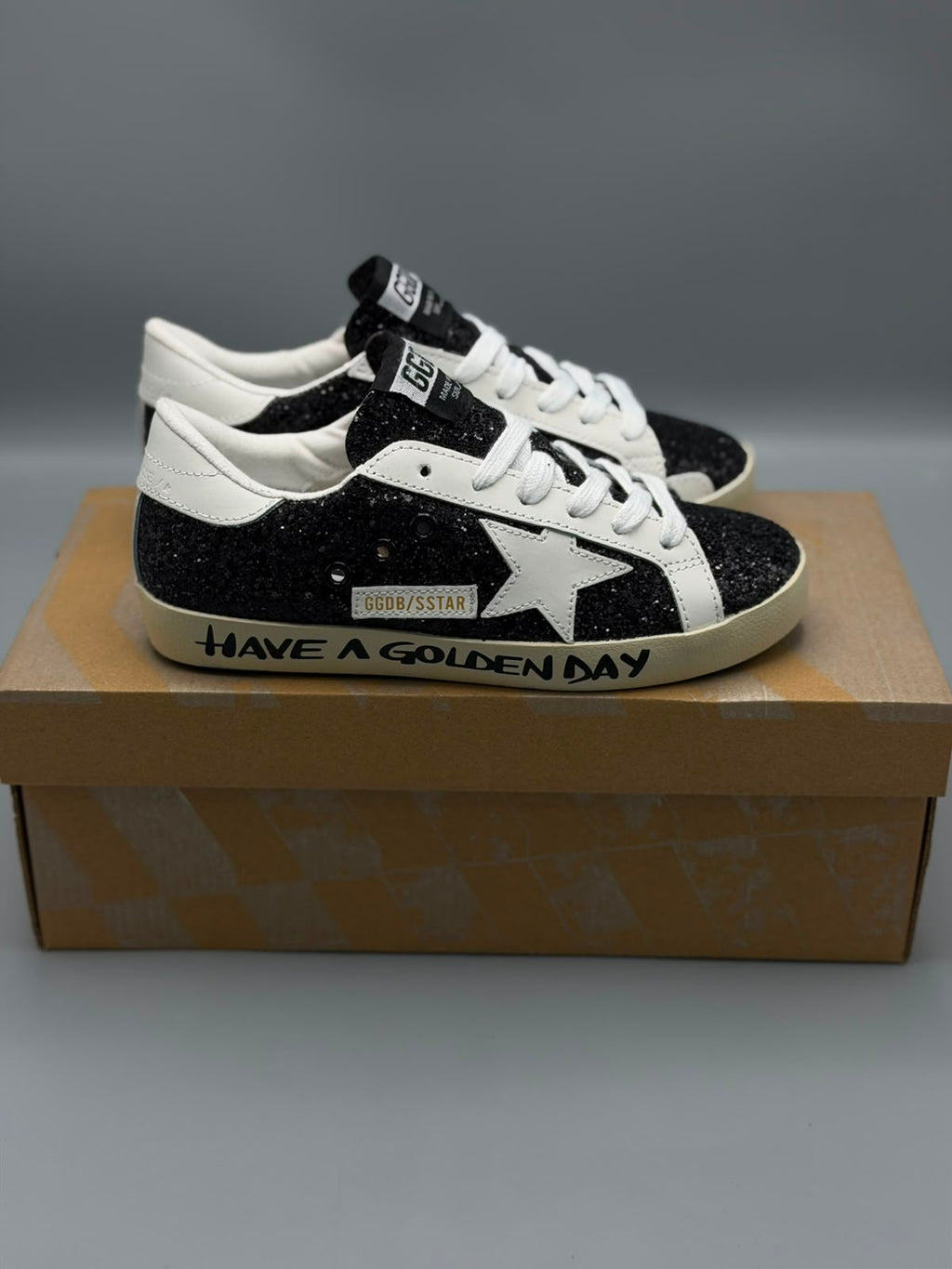 Golden Goose Superstar – Negro / Blanco / Beige