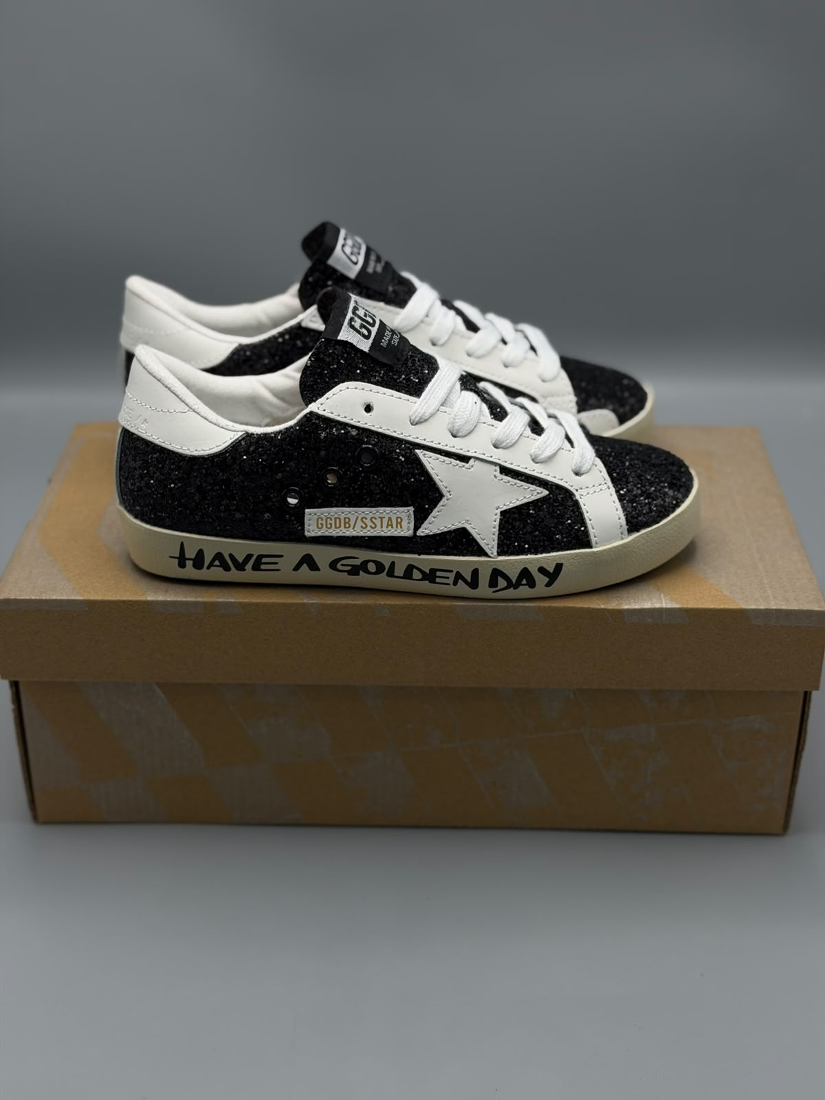 Golden Goose Superstar – Negro / Blanco / Beige