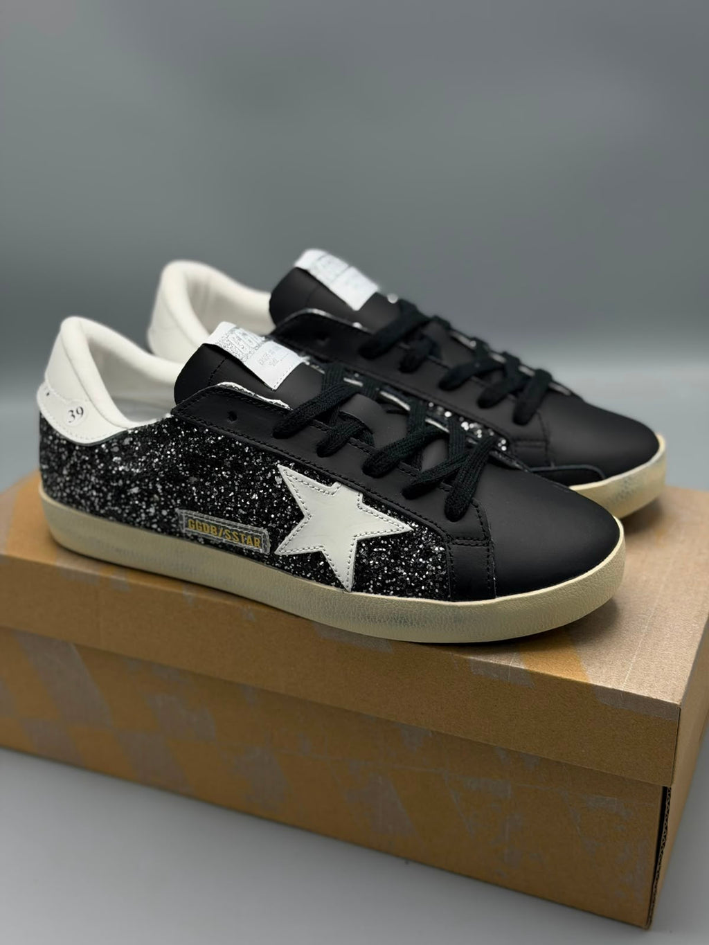 Golden Goose Superstar – Negro / Blanco / Beige