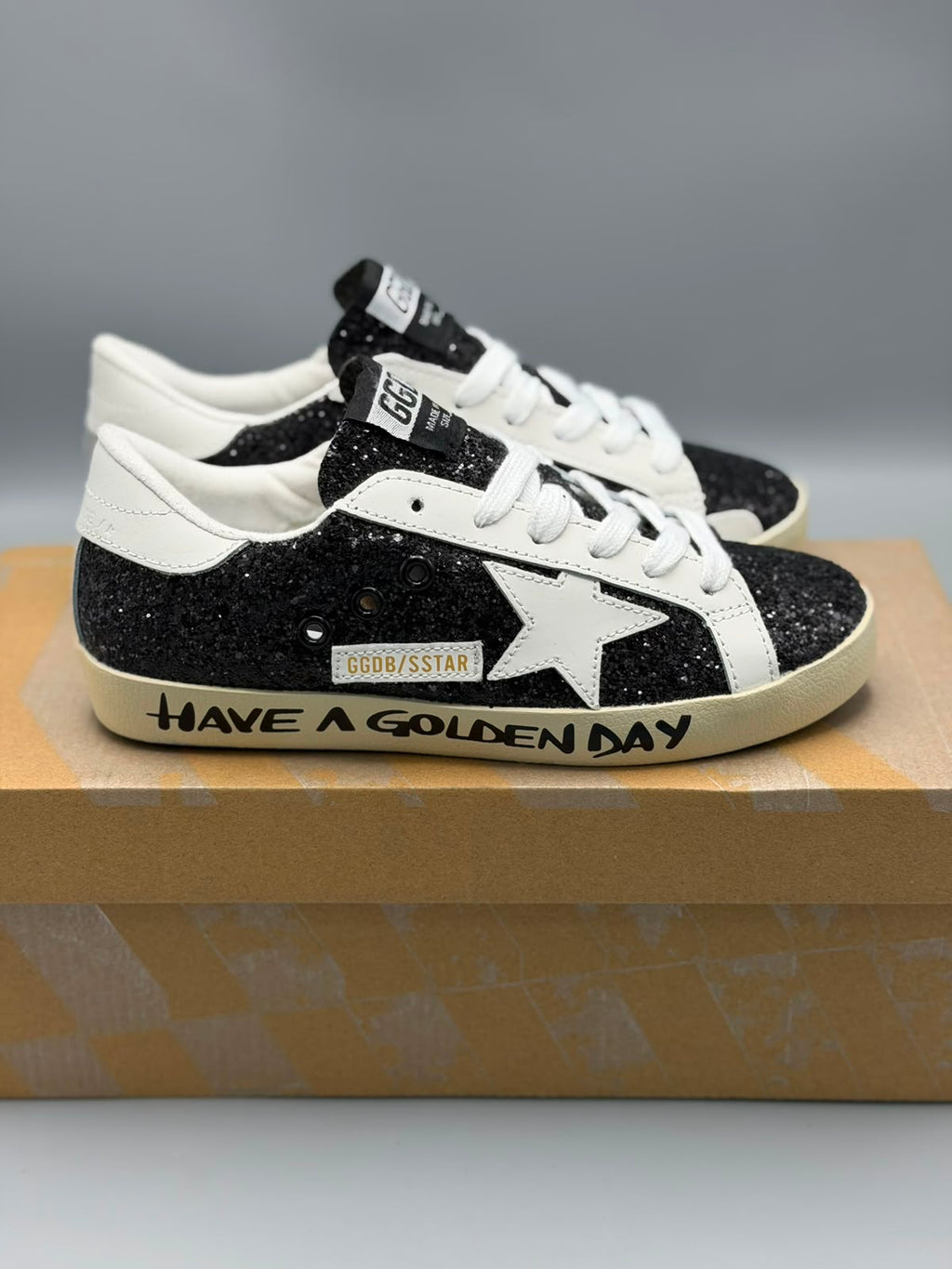 Golden Goose Superstar – Negro / Blanco / Beige