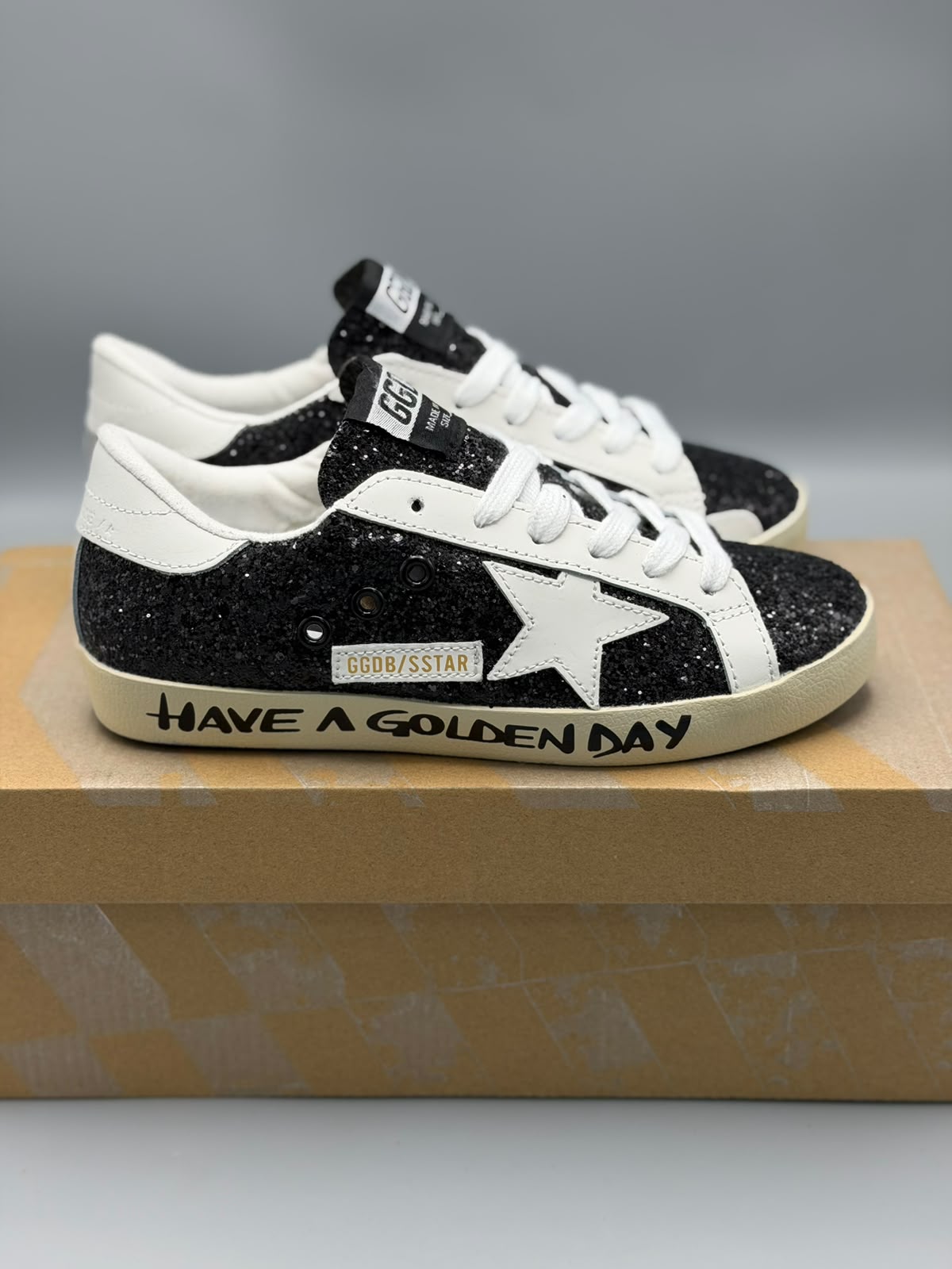 Golden Goose Superstar – Negro / Blanco / Beige