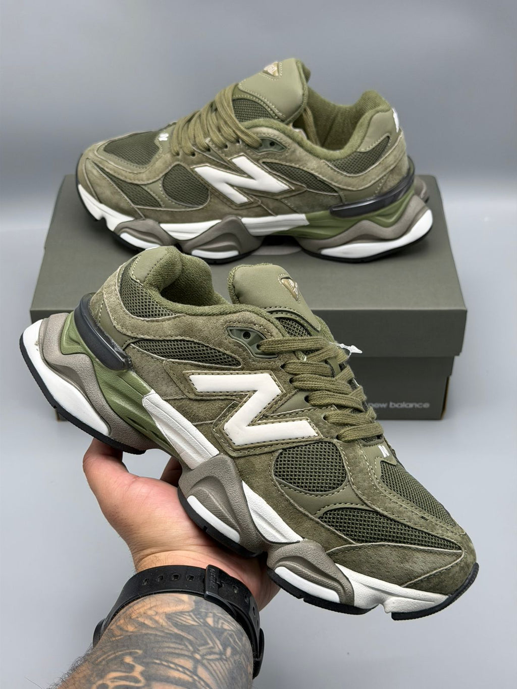 New Balance 9060 – Verde Oliva / Verde Militar / Blanco Hueso
