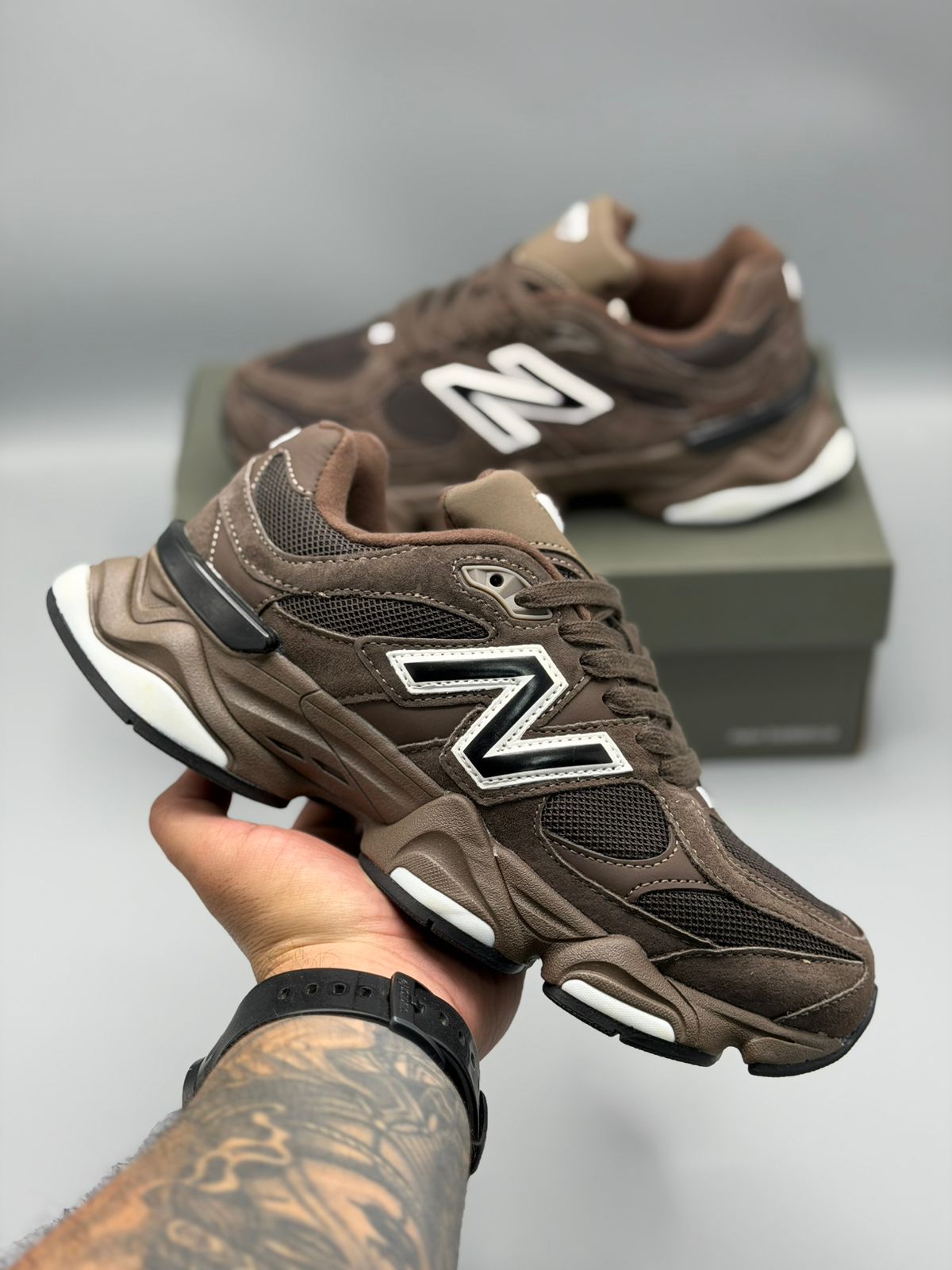 New Balance 9060 – Café Chocolate / Marrón / Blanco Hueso / Negro