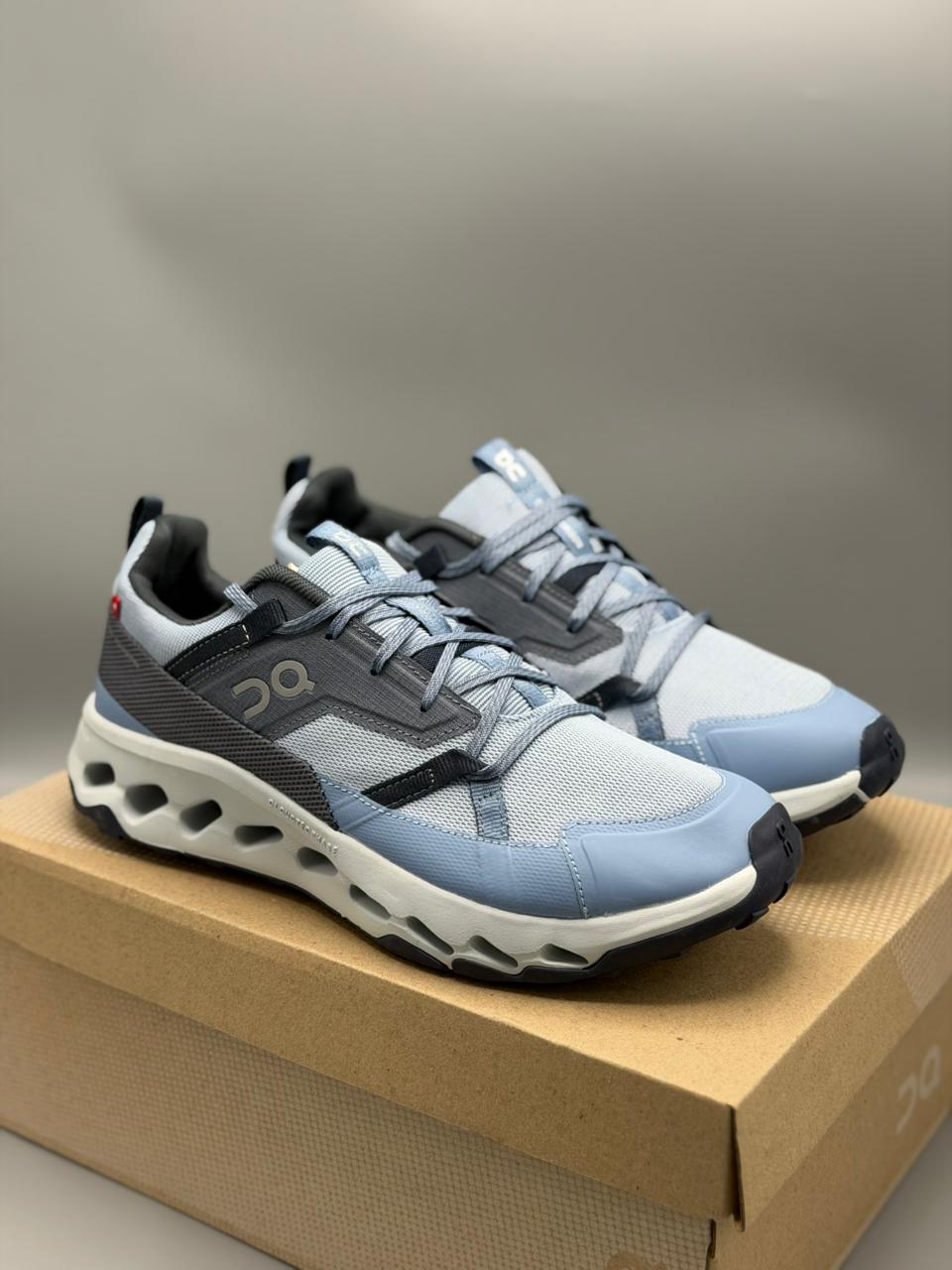On Running Trail – Azul / Gris / Blanco / Negro