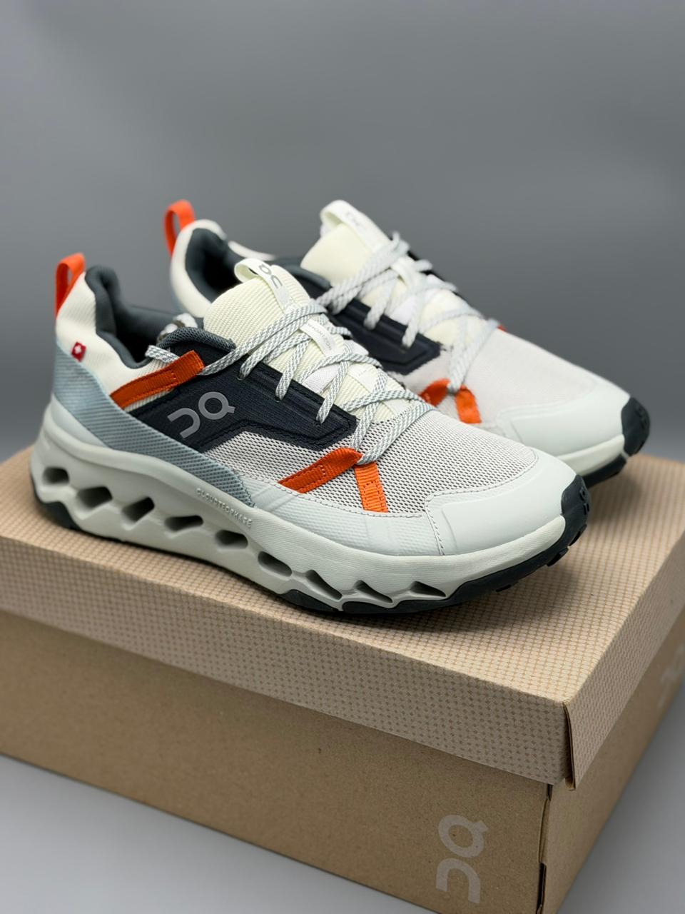 On Running CloudTec – Blanco / Gris / Naranja / Negro