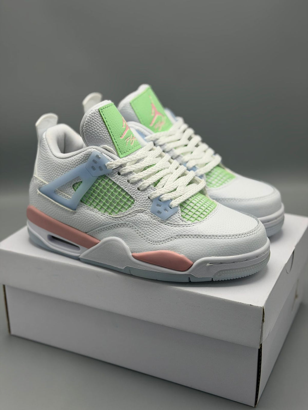 Jordan 4 Retro – Blanco / Verde Lima / Azul Hielo / Rosa Pastel
