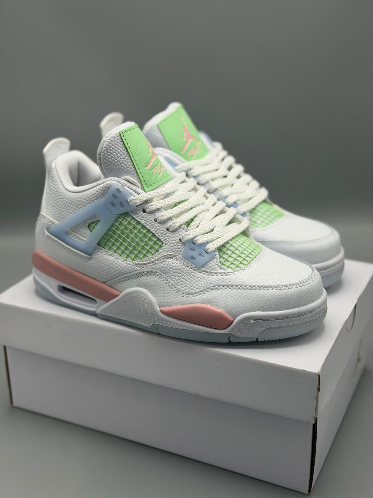 Jordan 4 Retro – Blanco / Verde Lima / Azul Hielo / Rosa Pastel