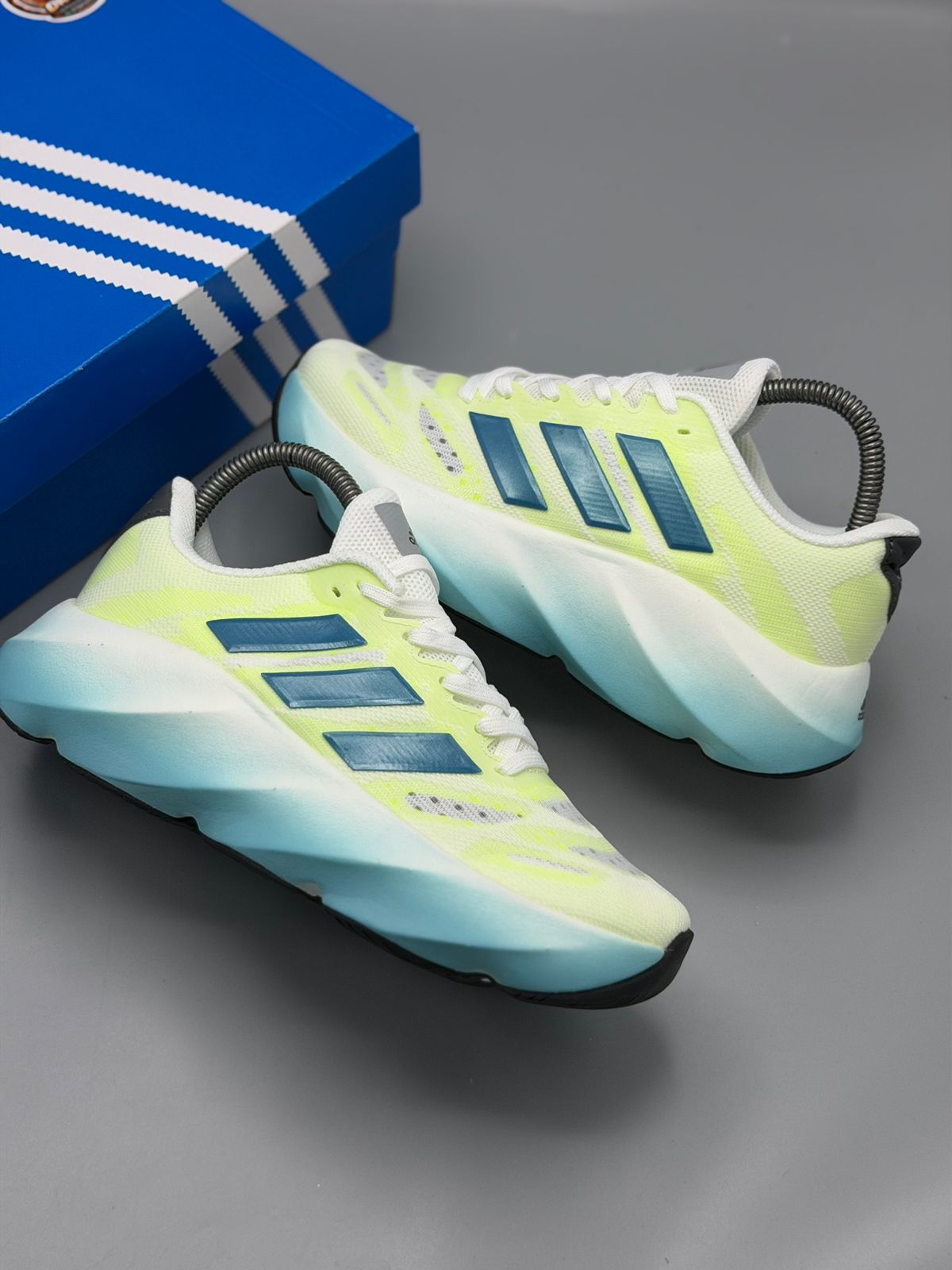 Adidas Adizero – Verde Neón / Blanco / Azul Petróleo