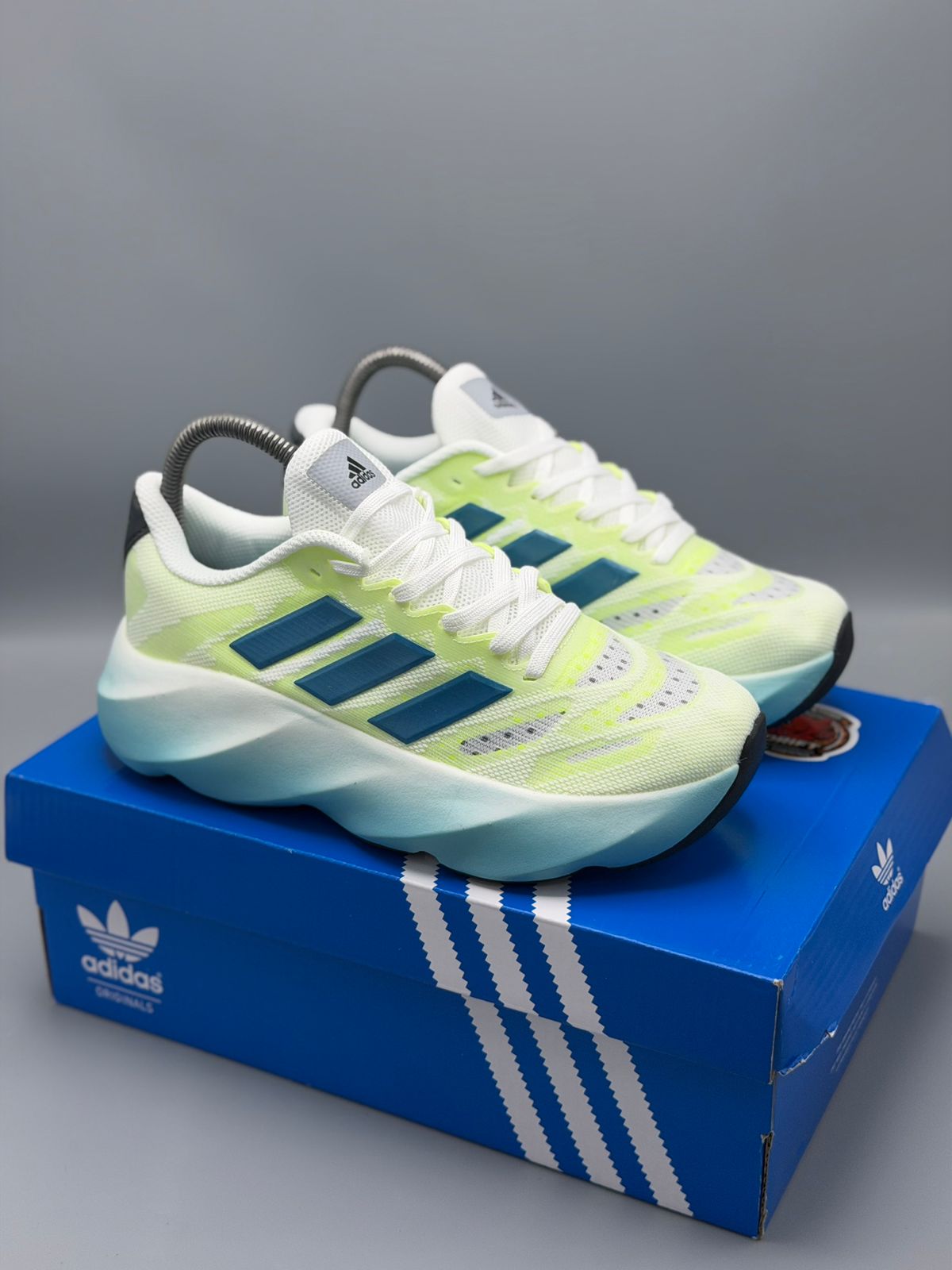 Adidas Adizero – Verde Neón / Blanco / Azul Petróleo