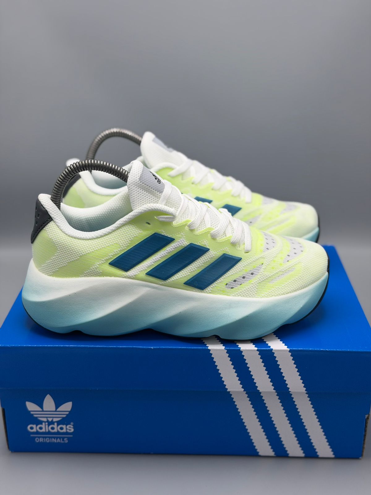 Adidas Adizero – Verde Neón / Blanco / Azul Petróleo