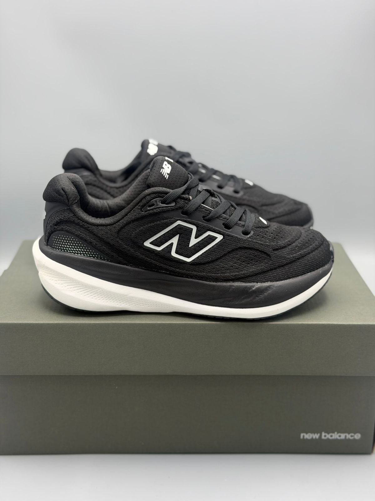 New Balance Running – Negro / Blanco