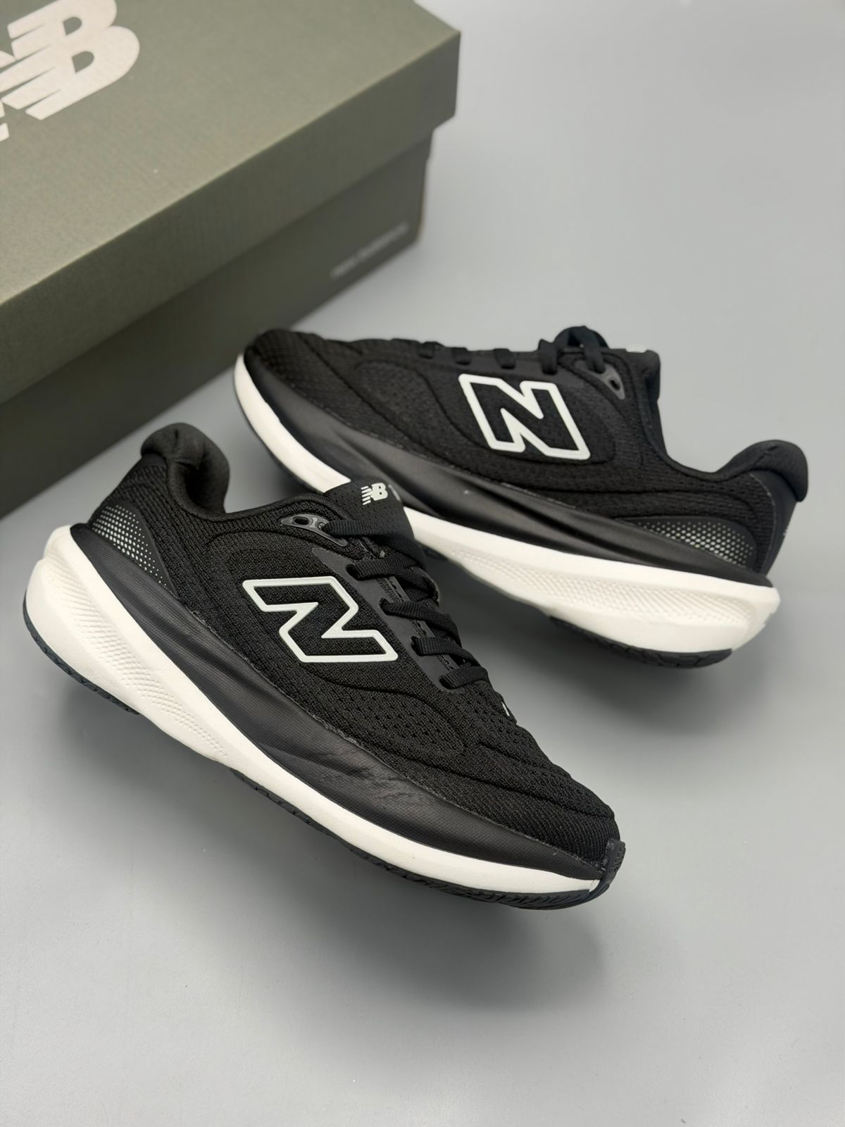 New Balance Running – Negro / Blanco