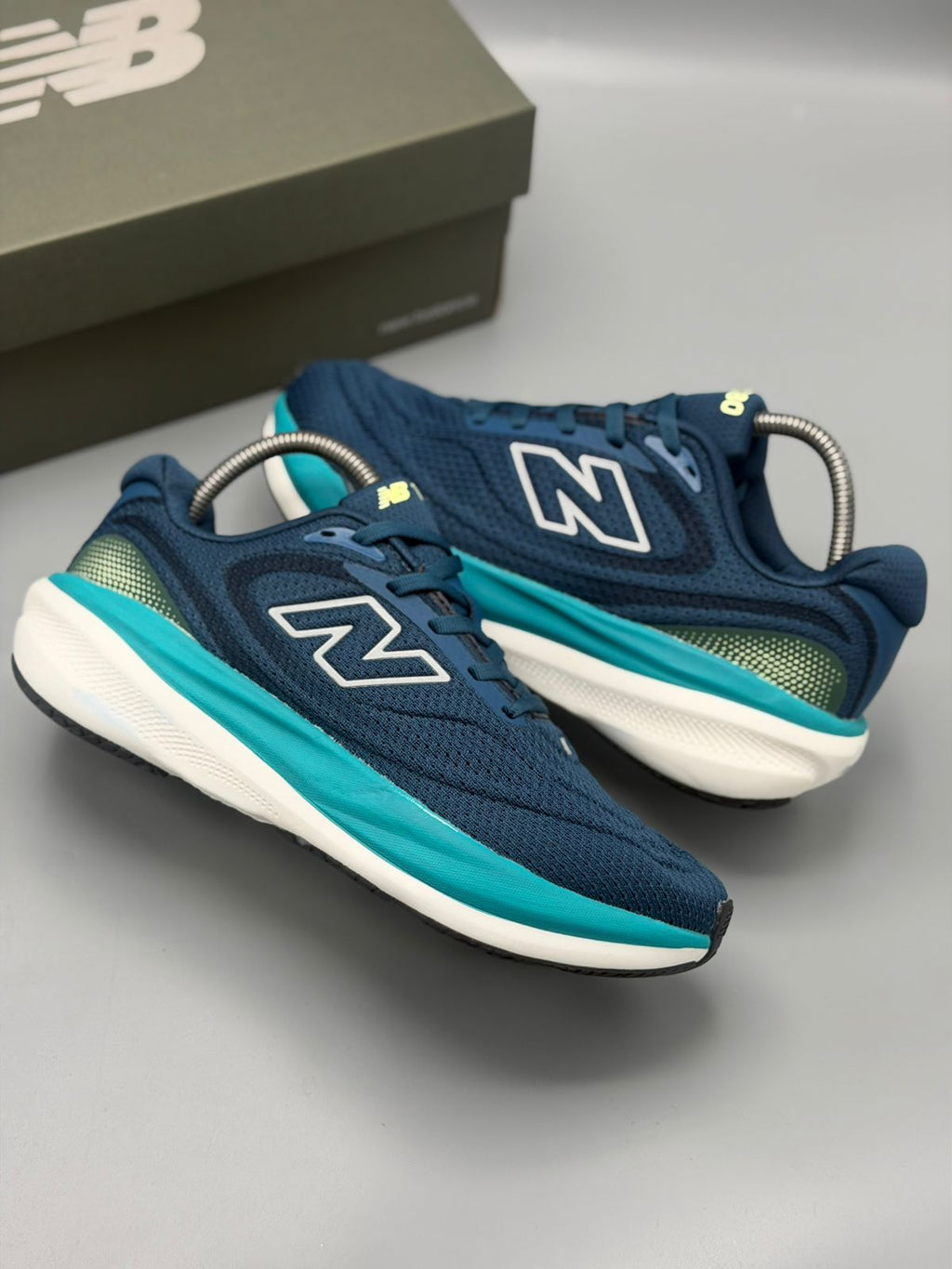 New Balance Running – Azul Marino / Turquesa / Blanco