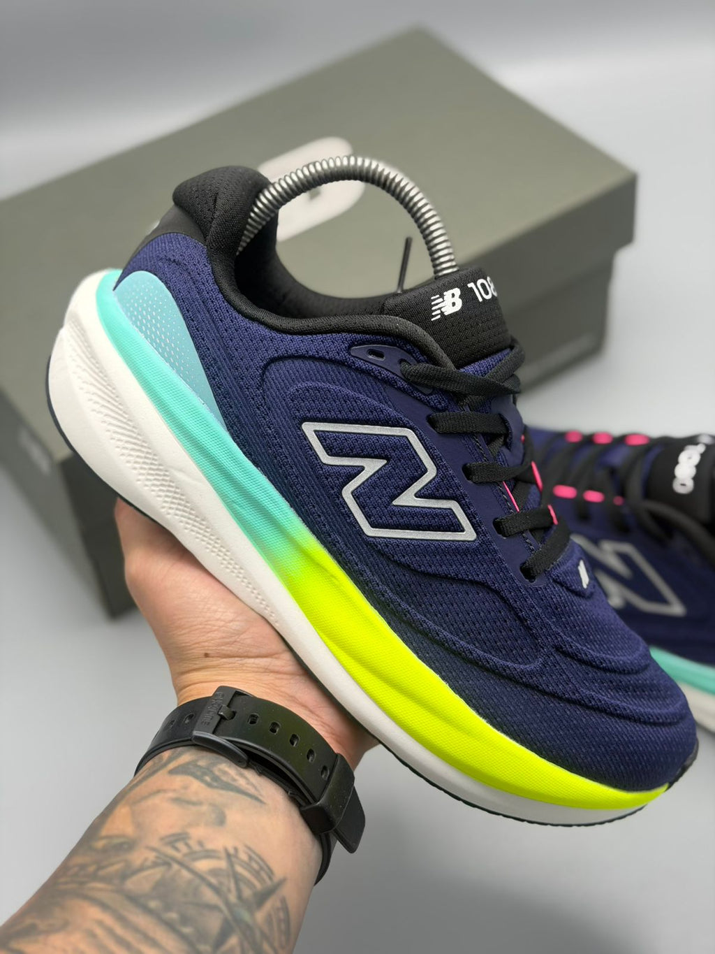 New Balance Running – Azul Marino / Amarillo Neón / Turquesa / Blanco