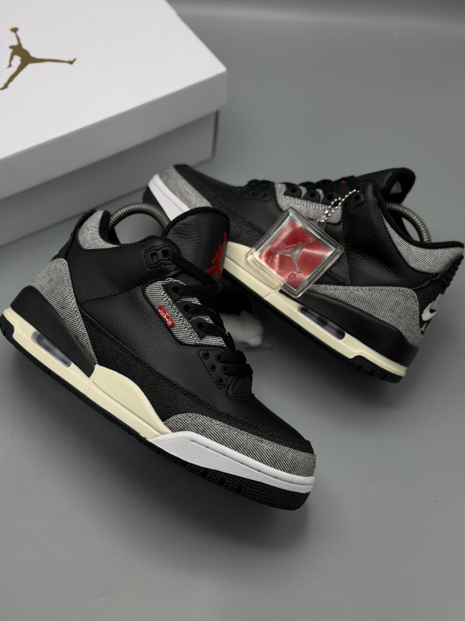Air Jordan 3 – Negro / Gris Cemento / Rojo / Crema