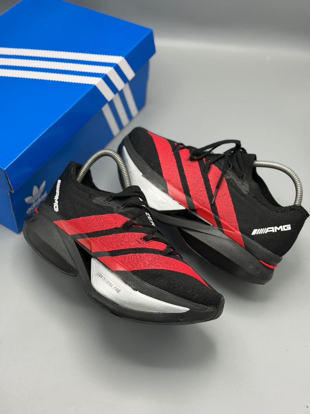Adidas Adizero Prime X3 – Amarillo Neón / Negro y Rojo / Azul Eléctrico