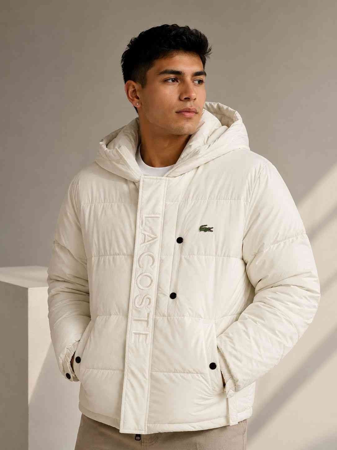 Chaqueta Lacoste Acolchada con Capucha – Blanco / Marfil