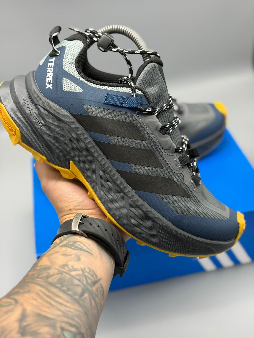 Adidas Terrex Gore-Tex – Negro / Café / Verde Oliva / Azul