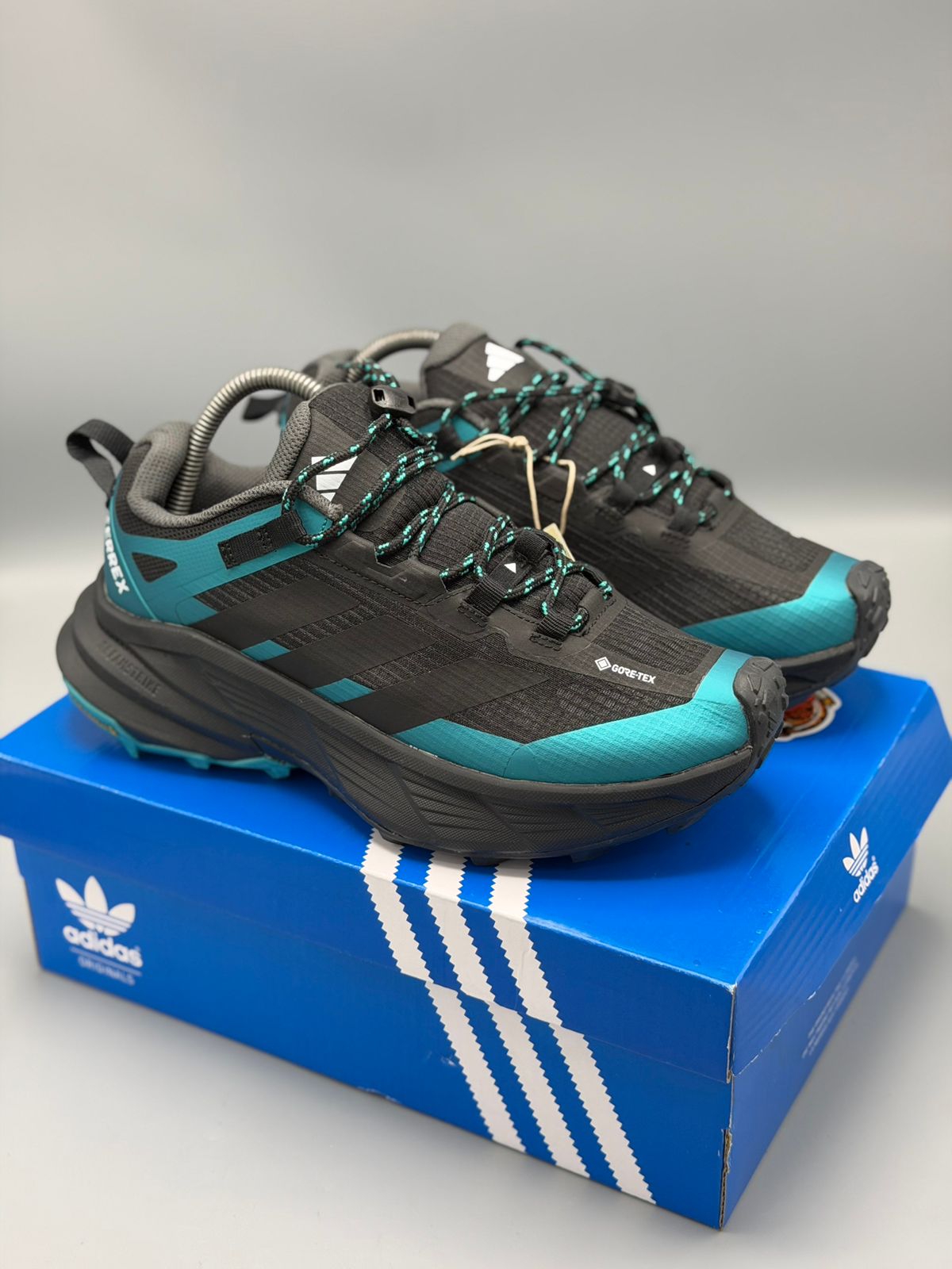 Adidas Terrex Gore-Tex – Café / Gris Oscuro / Azul Gris / Negro Turquesa