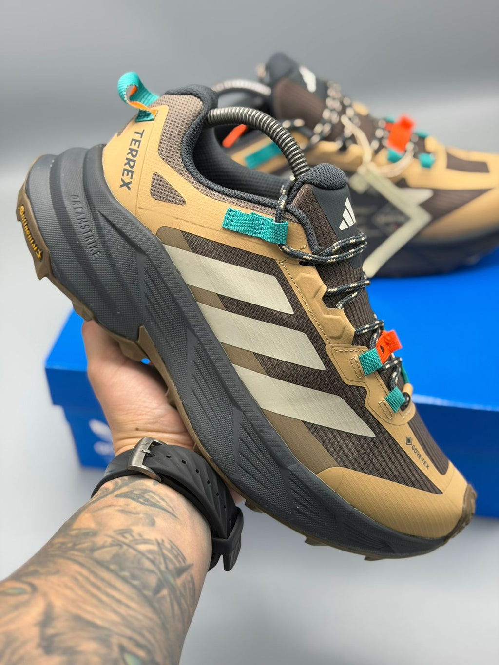 Adidas Terrex Gore-Tex – Café / Gris Oscuro / Azul Gris / Negro Turquesa