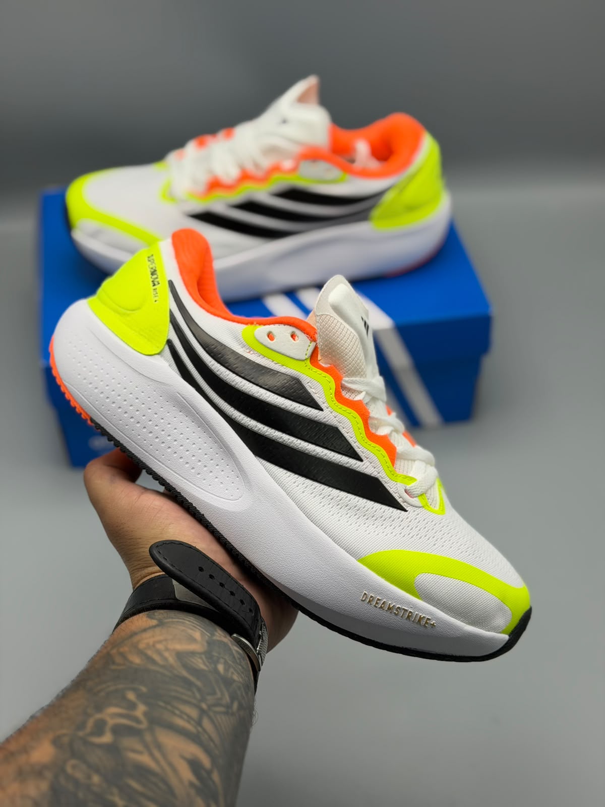 Adidas Supernova Rise 2 – Blanco con Neón / Beige con Negro / Negro con Blanco