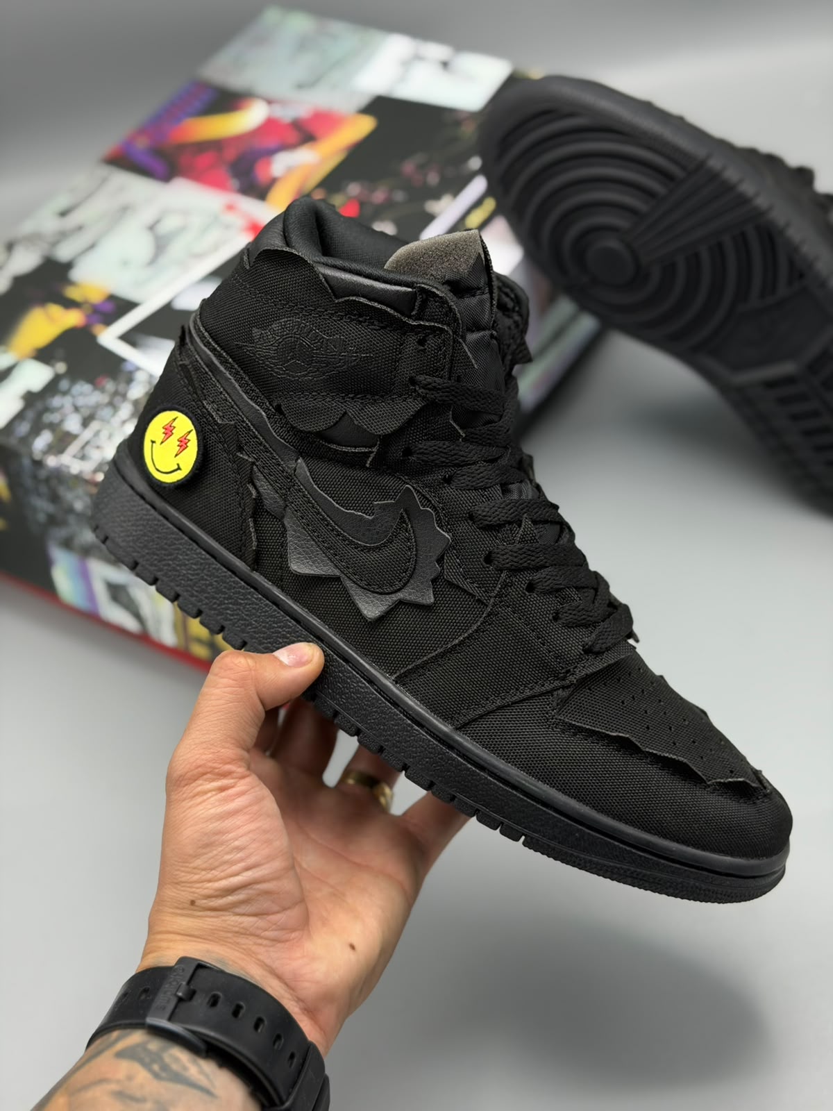 Air Jordan 1 Retro J Balvin – Negro / Amarillo / Rojo