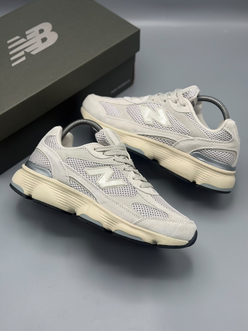 New Balance 509 – Beige Claro / Crema / Gris