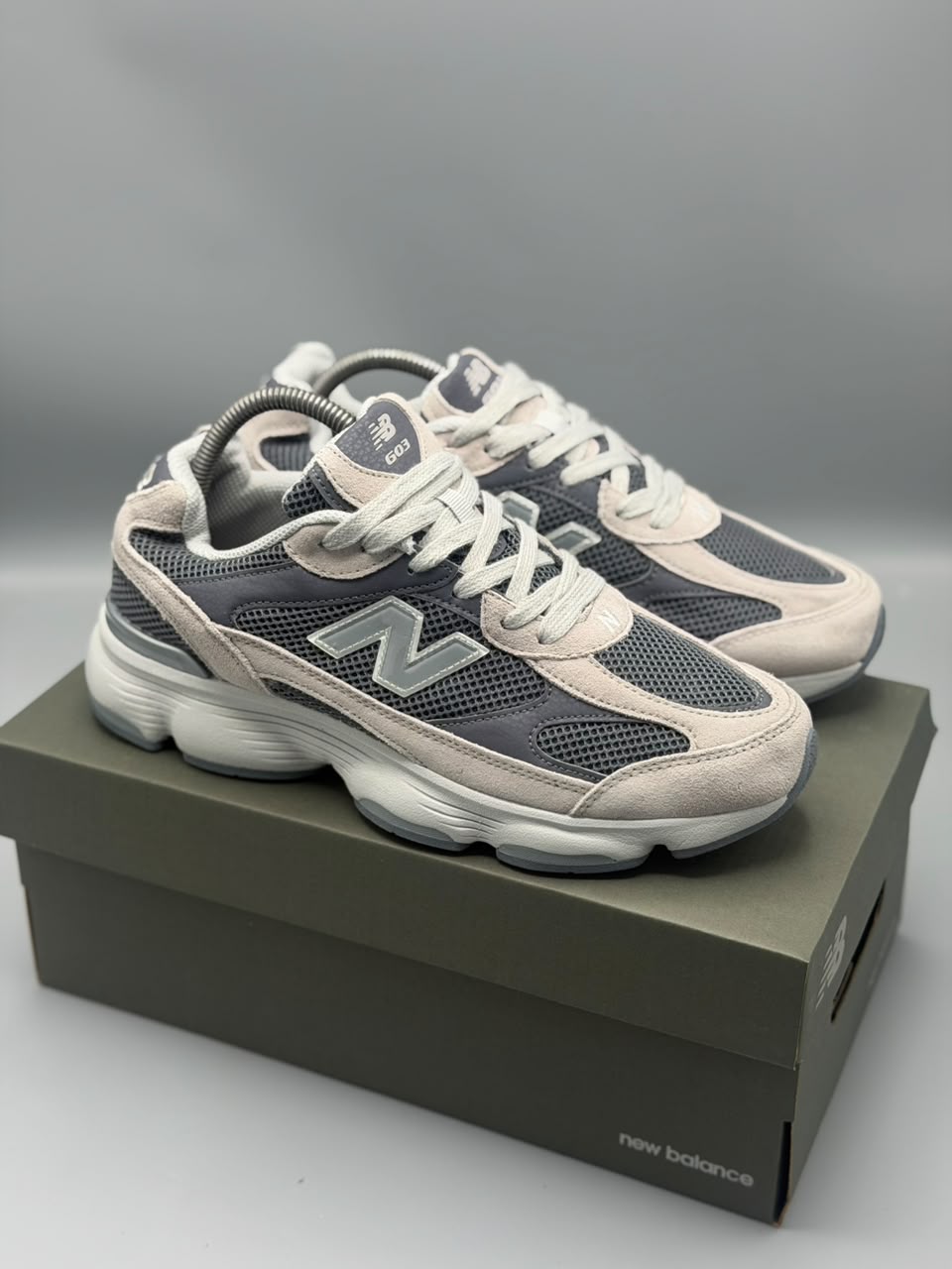 New Balance 603 – Gris