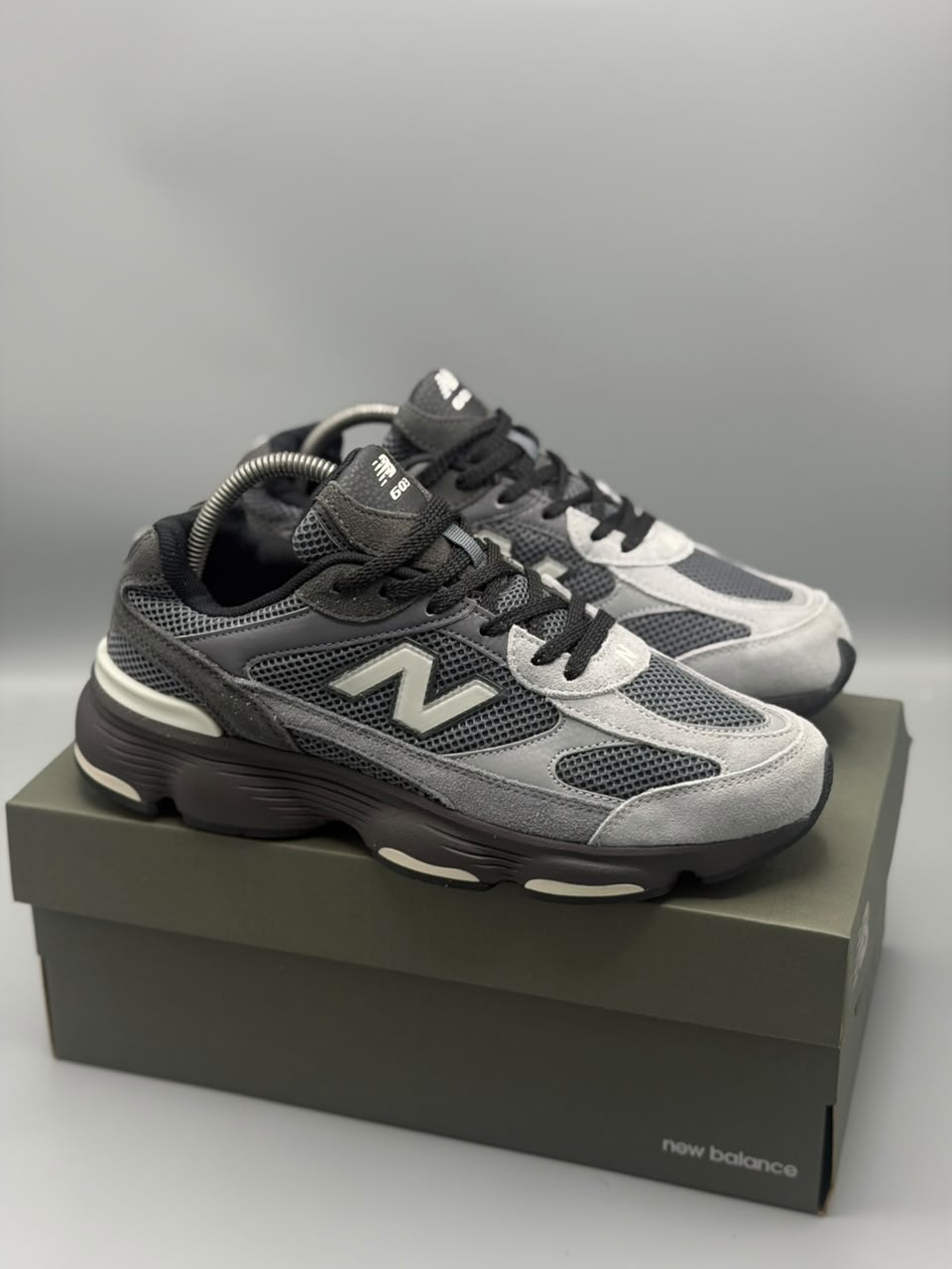 New Balance 509 – Gris / Negro / Blanco