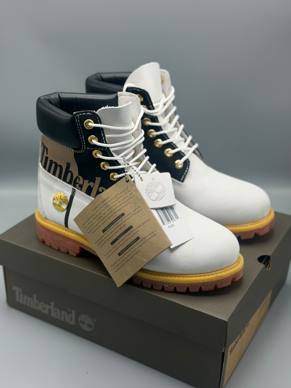 Bota Timberland Premium Logo – Negro / Gris / Blanco con Cafe